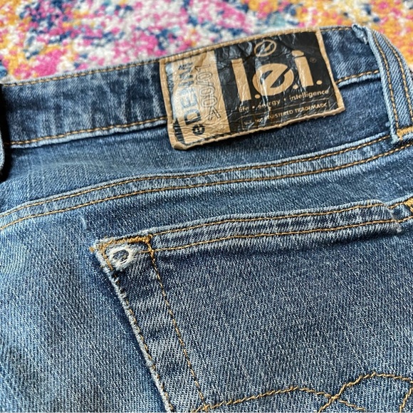 Vintage Y2K L.E.I. Custom Embroidered Moon and Stars Dream Catcher Flare Jeans - Picture 5 of 15